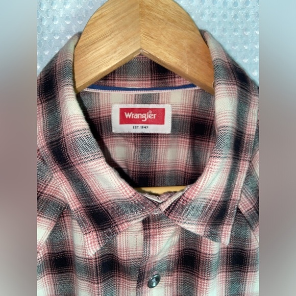 2/49$ Men’s Vintage Wrangler plaid long sleeves flannel shirt‎ Sz medium - Picture 3 of 9